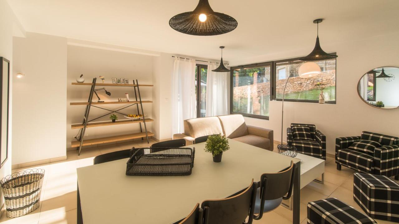 Cote Jardin Avec Jacuzzi Privatif Et Parking Prive Apartment Sarlat-la-Caneda Bagian luar foto